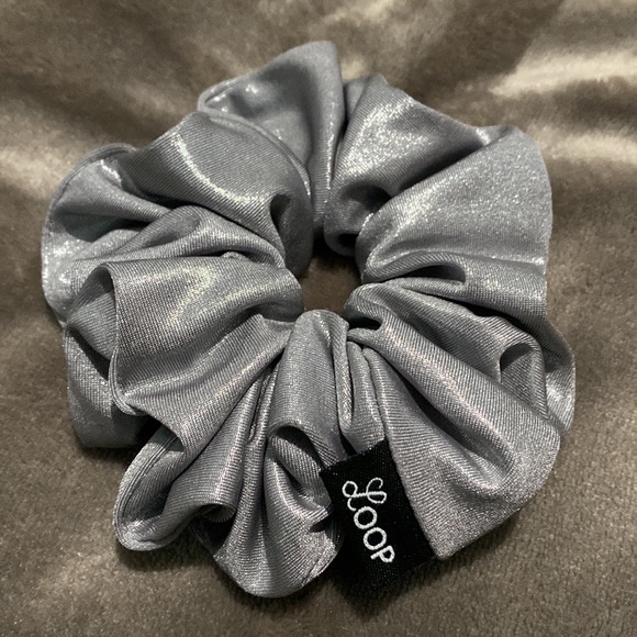 Loop Lifestyle Silver Scrunchie - Picture 3 of 3
